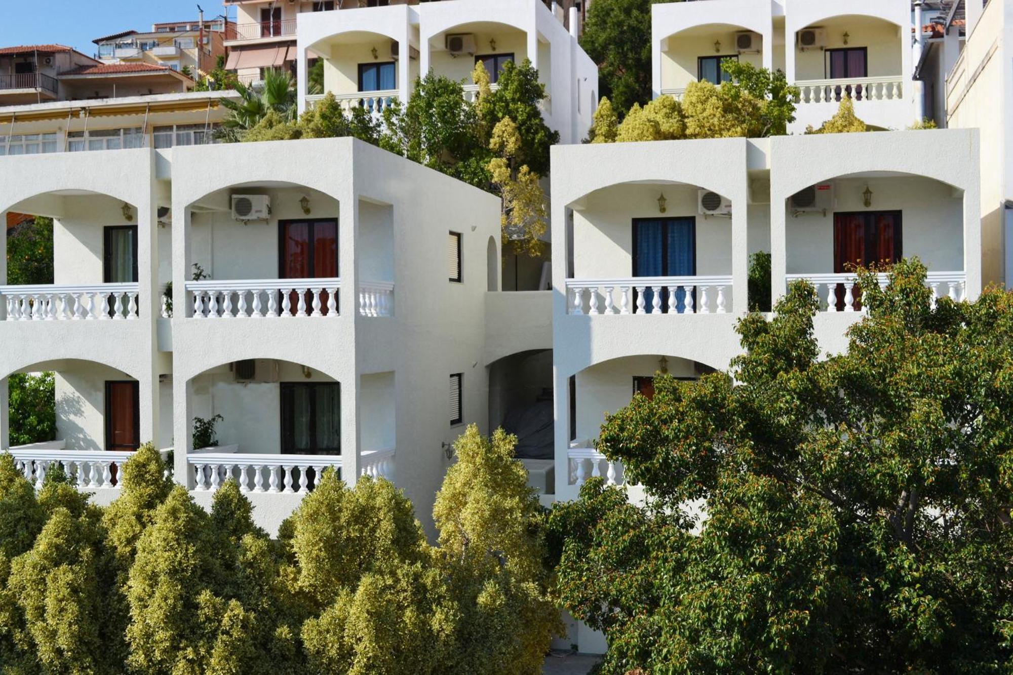 Апартаменти To Spiti Tis Eirinis Poros Town Екстер'єр фото
